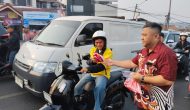 Pemprov Lampung Dorong Nasionalisme Lewat Gerakan Pembagian Bendera Merah Putih Pemprov Lampung Dorong Nasionalisme Lewat Gerakan Pembagian Bendera Merah Putih