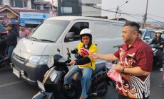 Pemprov Lampung Dorong Nasionalisme Lewat Gerakan Pembagian Bendera Merah Putih