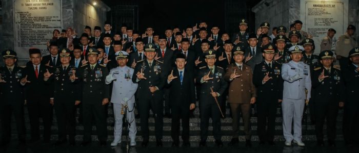 Sekdaprov Marindo Ikuti Apel Kehormatan dan Renungan Suci rangkaian HUT ke-81 Kemerdekaan Republik Indonesia Sekdaprov Marindo Ikuti Apel Kehormatan dan Renungan Suci rangkaian HUT ke-81 Kemerdekaan Republik Indonesia