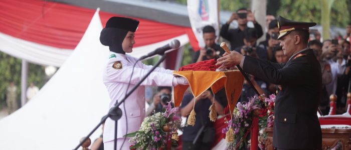 Upacara Penurunan Bendera HUT ke-81 Kemerdekaan RI di Provinsi Lampung Berlangsung Khidmat Upacara Penurunan Bendera HUT ke-81 Kemerdekaan RI di Provinsi Lampung Berlangsung Khidmat