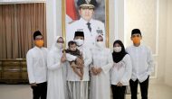 Permalink to Hindari Penyebaran Covid-19, Gubernur Arinal Salat Ied di Rumah Bersama Keluarga dan Tetap Pertahankan Kualitas Ibadah