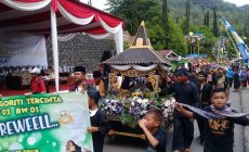 Permalink to Kirab Tumpeng Sedekah Bumi dan Festival Niki Dipimpin Langsung Wali Kota Batu