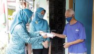 Permalink to Ajak Masyarakat Disiplin Gunakan Masker, Ibu Riana Arinal Bagikan Masker di Kelurahan Kupang Kota, Bandarlampung