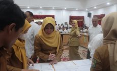 Permalink to Pemkab Sergai Gelar Apel Gabungan Tenaga Honorer dan Tes Urine