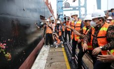 Permalink to Melalui Rute Baru Meratus Internasional, Gubernur Arinal Lepas Produk Perdana PT. Great Giant Pineapple ke Singapura